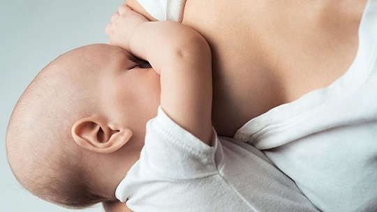 Obrázok Ako najlepšie prikrmovať bábätko a dokedy má trvať výlučné dojčenie? Svetová zdravotnícka organizácia prišla s prevratnými odporúčaniami