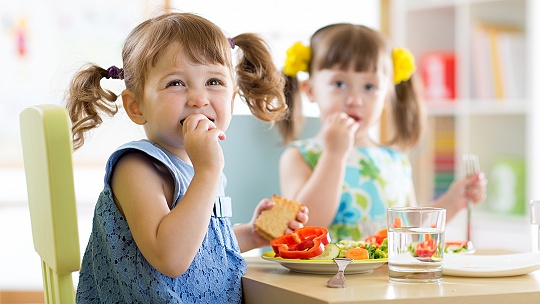 Obrázok Pediatri tvrdia: Slovenské batoľatá sa stravujú nezdravo