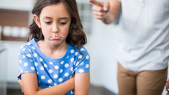 Obrázok „Asi ma porazí, zas neposlúcha!“ 15 účinných techník na zmiernenie konfliktov s deťmi