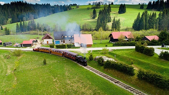 Obrázok Novinkou Oravskej lesnej železnice je Remeselný dom, sezónu otvoria v sobotu bohatým programom