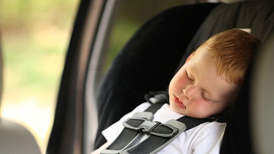 Obrázok Vodiči v Taliansku musia mať v aute výstražné zariadenie, ktoré upozorní na prítomnosť dieťaťa