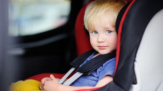 Obrázok Nechať dieťa v zatvorenom aute je nebezpečné nielen v horúčavách. Školáci zo Žiaru vymysleli užitočnú pomôcku