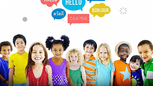 Obrázok Ahoj alebo Hi? Ako sa rozprávať s deťmi vo viacjazyčnej rodine