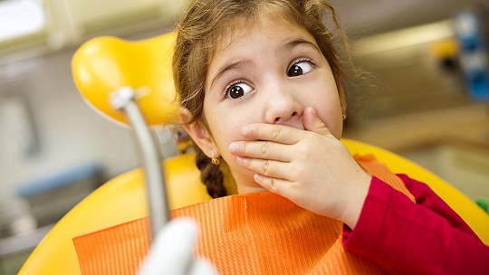 Obrázok Do dospelosti bez kazu. Je pečatenie detských zubov výhodné?