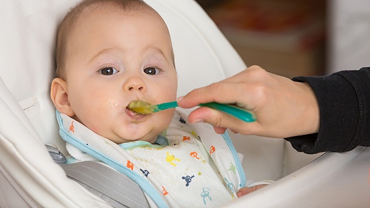 Obrázok Video: Nechutí? Dieťatku prvýkrát ponúkli avokádo, jeho grimasy sú neuveriteľné