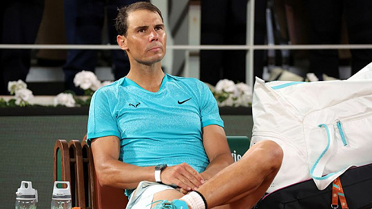 Obrázok Na Roland Garros neuspel, predsa len má dôvod na radosť. Rafael Nadal si užíva chvíle s malým synčekom