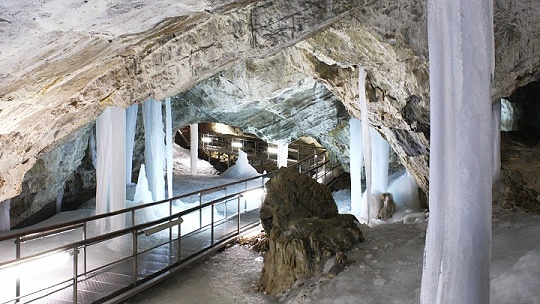 Obrázok 13 najkrajších slovenských jaskýň pre celú rodinu
