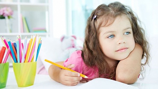 Obrázok Homeschooling. Päť prípadov, kedy je pre dieťa lepšie učiť sa doma a nechodiť do školy
