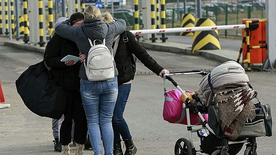 Obrázok Kvôli vojne opustila svoj domov už viac ako polovica ukrajinských detí