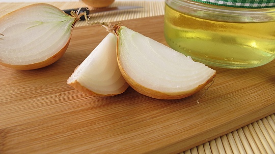Obrázok Cibuľa s medom, tymiánový sirup. Na kašeľ či nádchu skúste domáce recepty