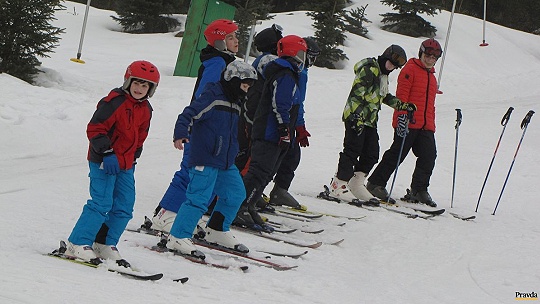 Obrázok Hurá na lyže! Čo všetko musíte vybaviť predtým, než pôjde vaše dieťa na lyžiarsky kurz