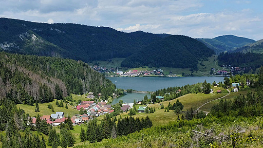 Obrázok Tip na víkend Na Slovensku pribudli tri nové prírodné kúpaliská, objavte ich. Plus zoznam jazier, kde sa možno bezpečne okúpať