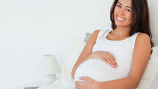 Obrázok Tehotenstvo a kilogramy. Koľko môže pribrať tehotná žena podľa najnovších poznatkov? Je normálne, ak krátko pred pôrodom schudne?