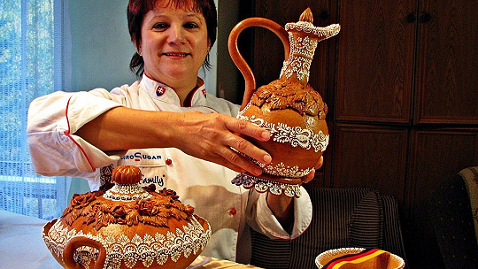 Obrázok Svetová kráľovná medovníkov je zo Slovenska. Prezradila svoj tajný recept na víťazné cesto i zdobenie